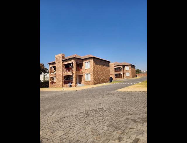 2 BEDROOM APARTMENT FOR SALE IN NOORDWYK